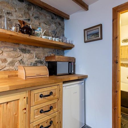 Bwthyn Capten - A Charming Cottage For Up To 6 Нюпорт Екстериор снимка